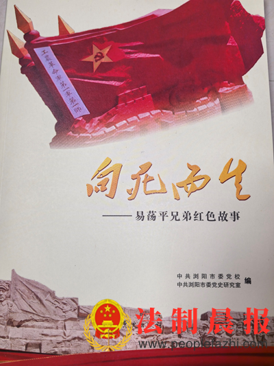 ���س������������ɫ���� ���Ĳ�ͣ�ӱ�ī�Կ̸�����ʿ����Ӣ��(ͼ9)
